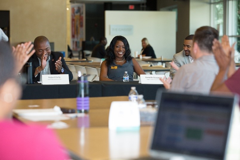 DSW Hosts Networking Cafe